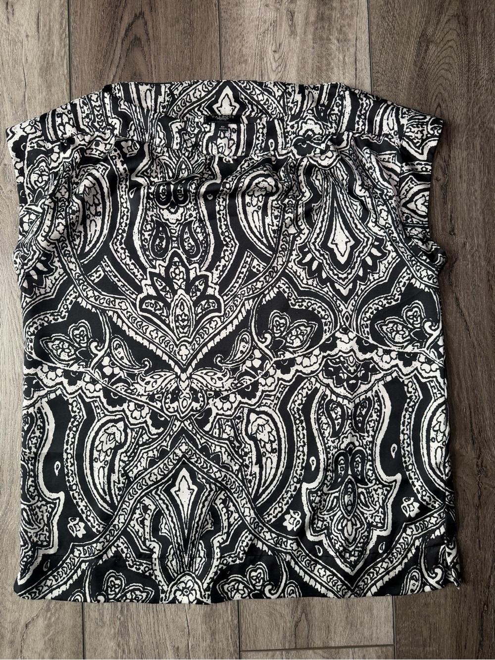 Talbots- Vintage Classic Black and White Paisley Sleeveless Top